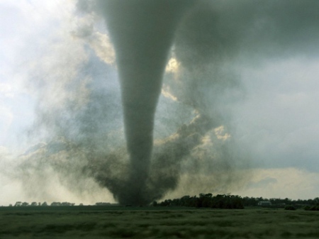 tornado South Dakota EF3 Tornado / Photograph by Carsten Peter via NatGeo 
